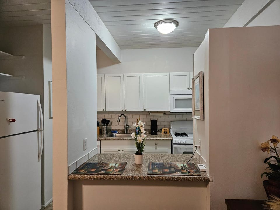 Kona Mansions Apartment in Holualoa