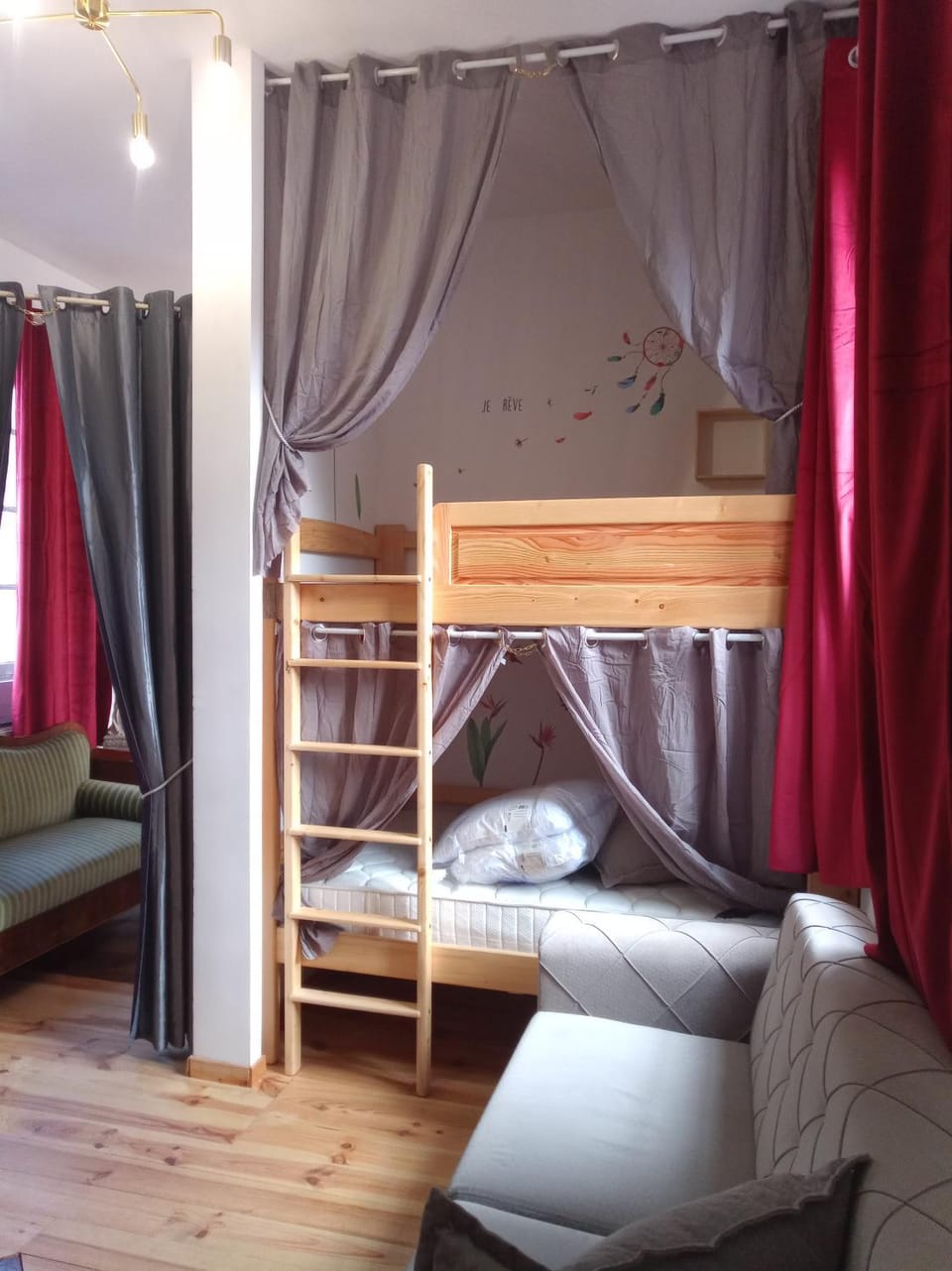 Le couvent des Capucines - Dortoir vélo Via Rhona - Les petites Féés Hostel in Auvergne-Rhône-Alpes