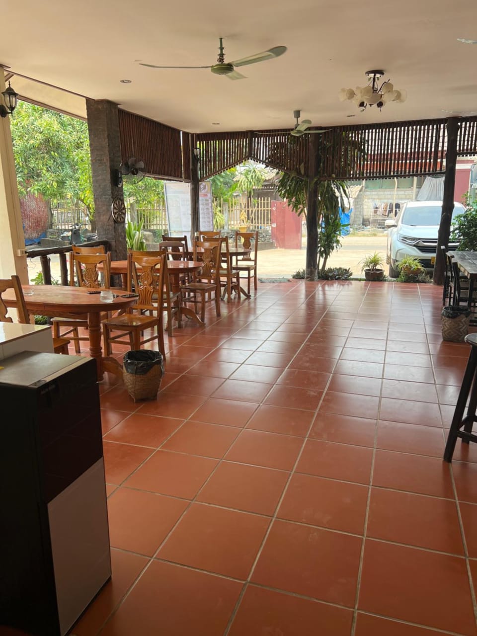 Restaurant/places to eat, Living room, Seating area, Dining area