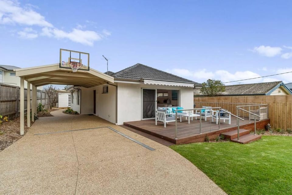 Mornington Beach House, Modern and Characterful House in Mornington
