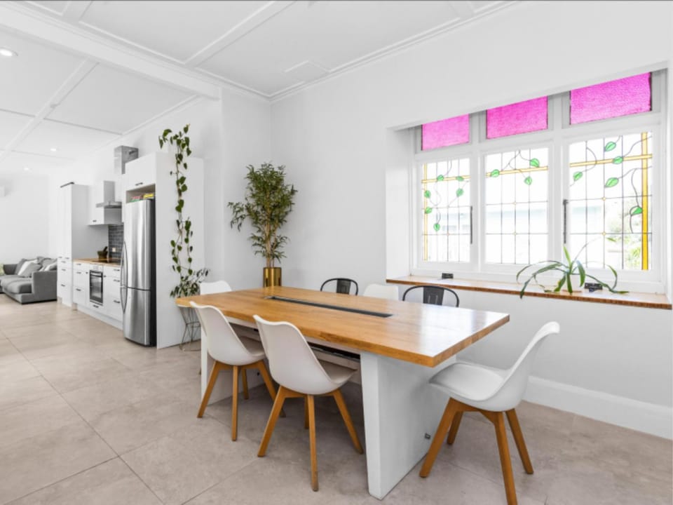Seating area, Dining area