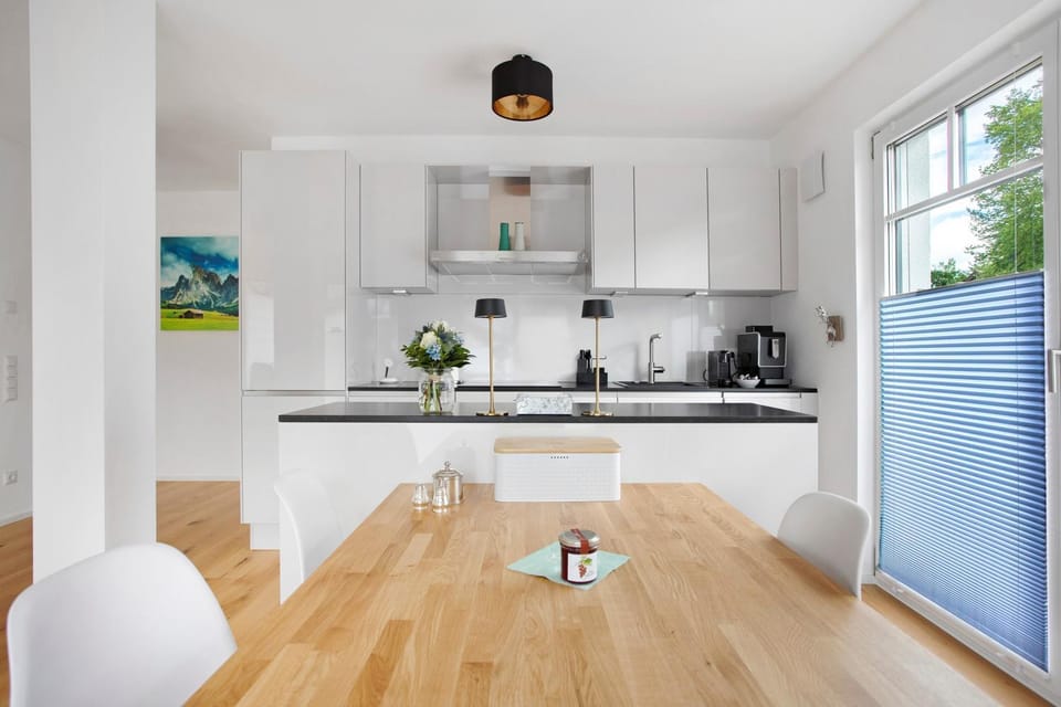 Property building, Kitchen or kitchenette, Living room
