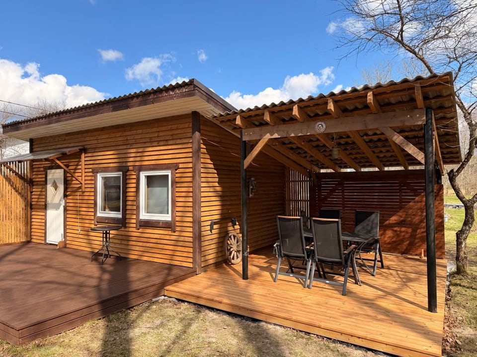 Property building, Patio, Day, Dining area