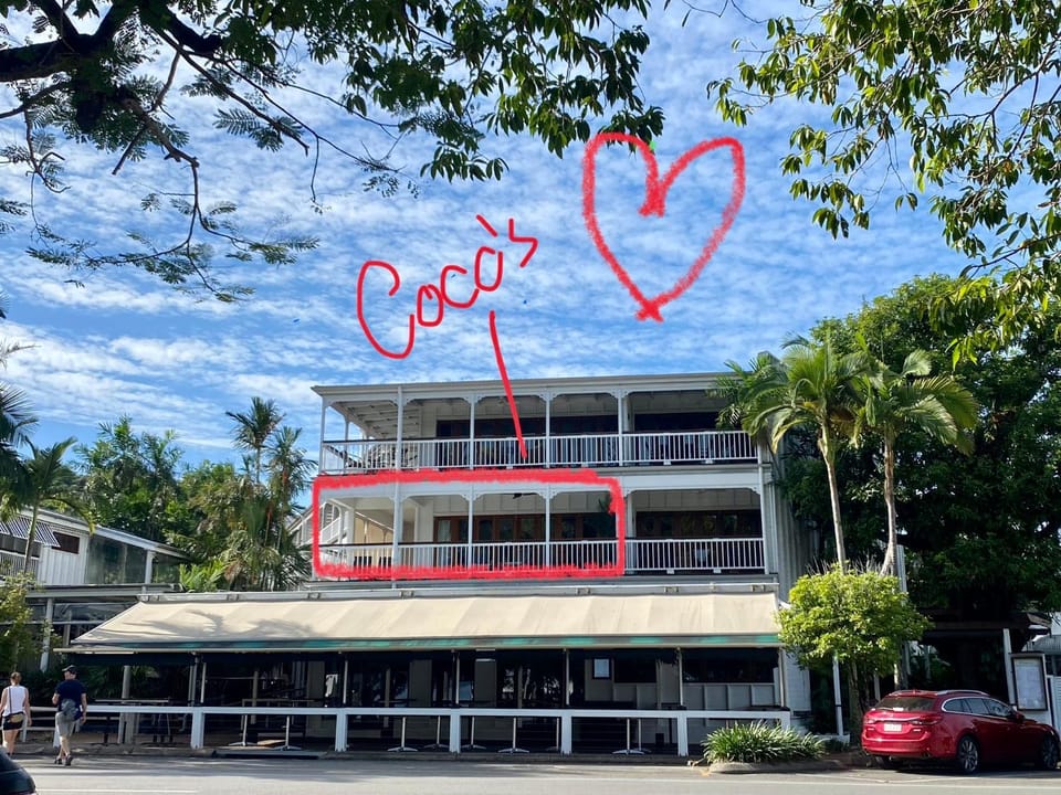 Coco's - in town {Ultima Collection} Apartment in Port Douglas