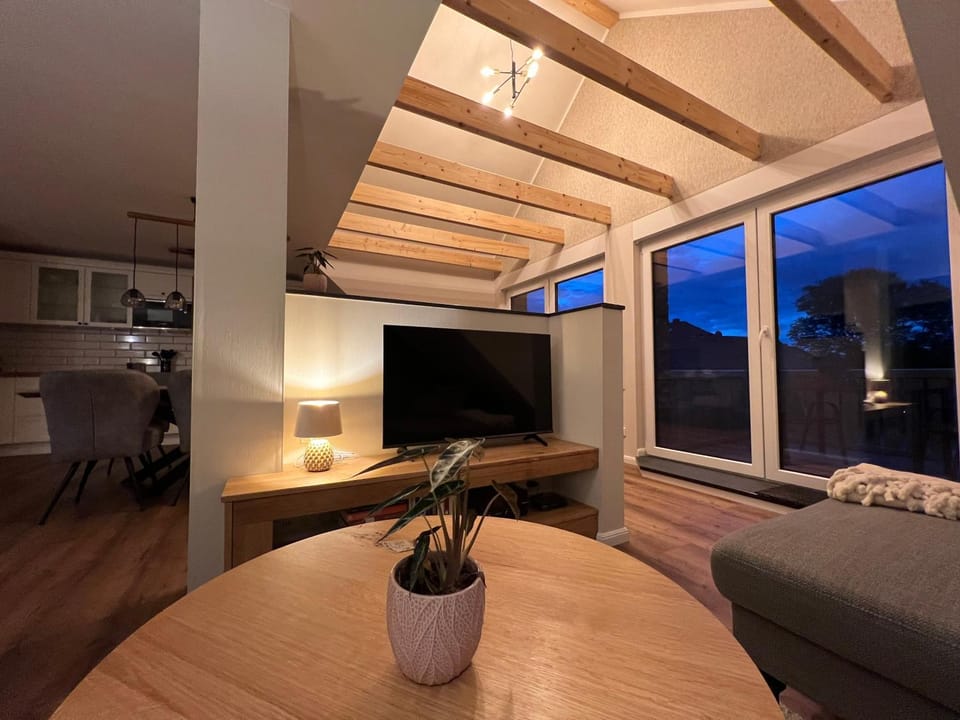 Communal lounge/ TV room, TV and multimedia, Living room, Seating area