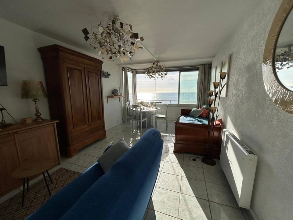 Living room, Dining area, Sea view, heating, wardrobe