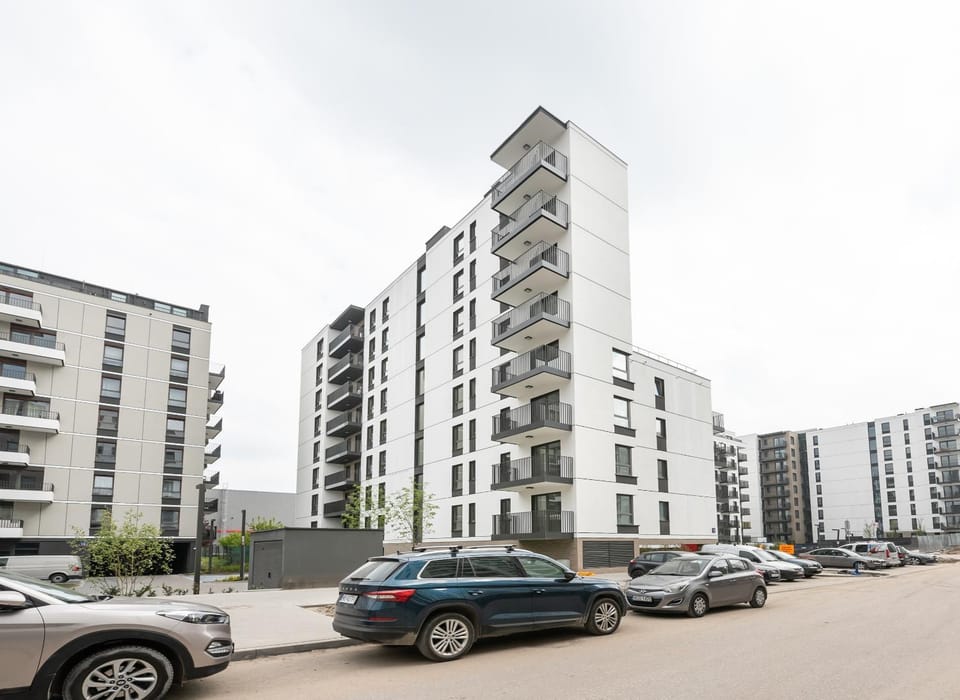 Property building, Neighbourhood, Location