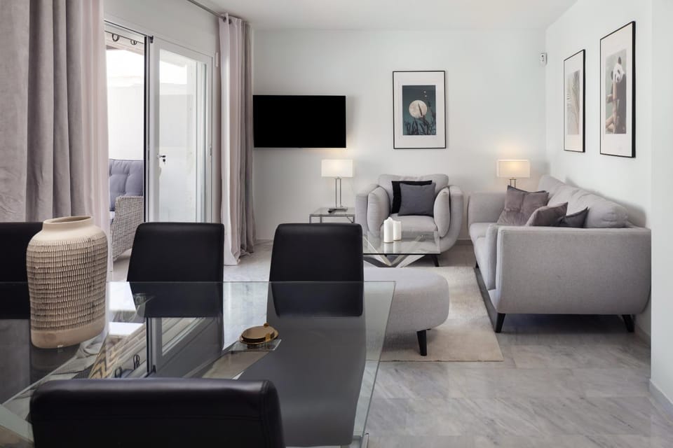 Communal lounge/ TV room, Living room