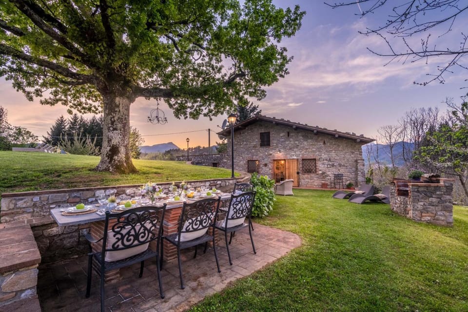 Grumo Farmhouse with Private Pool and View near Lucca Villa in Emilia-Romagna