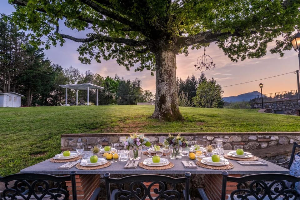 Grumo Farmhouse with Private Pool and View near Lucca Villa in Emilia-Romagna
