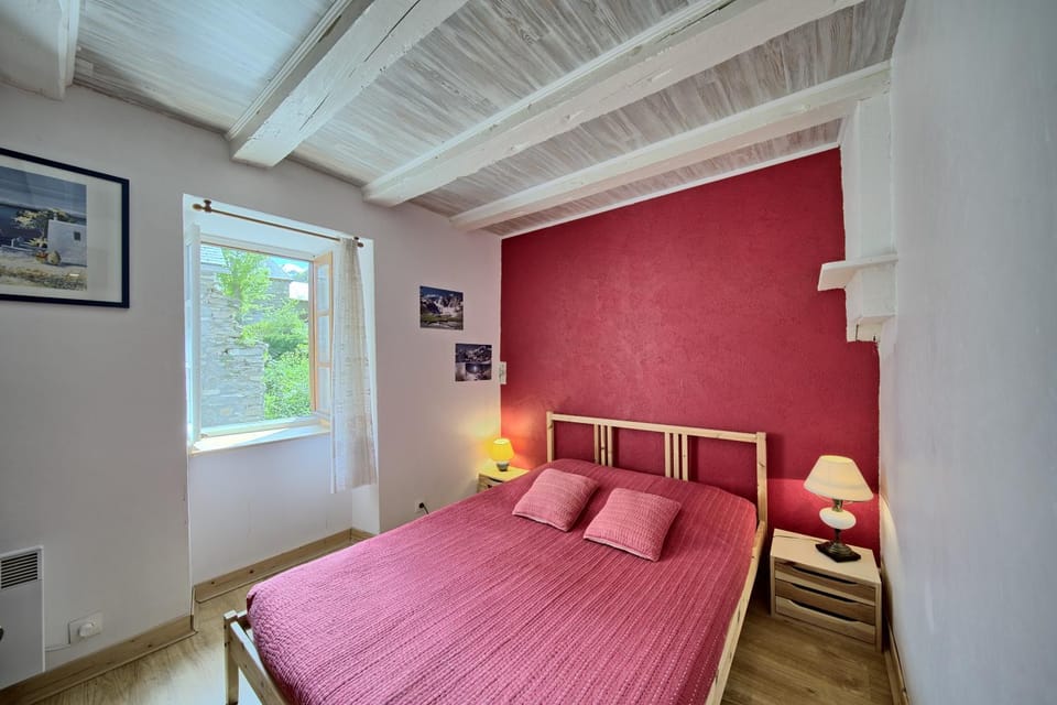 Property building, Living room, Bedroom
