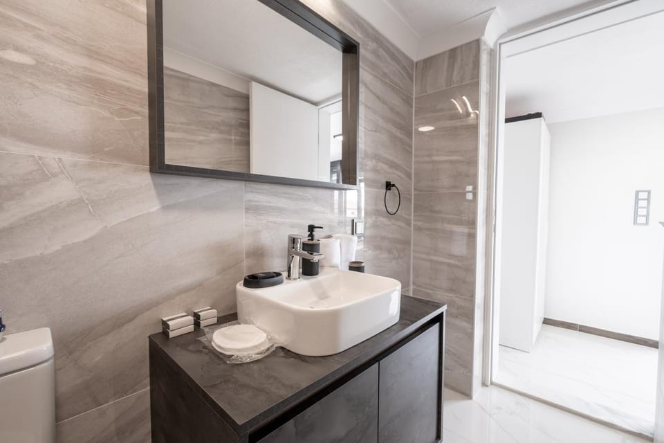 Bathroom, towels