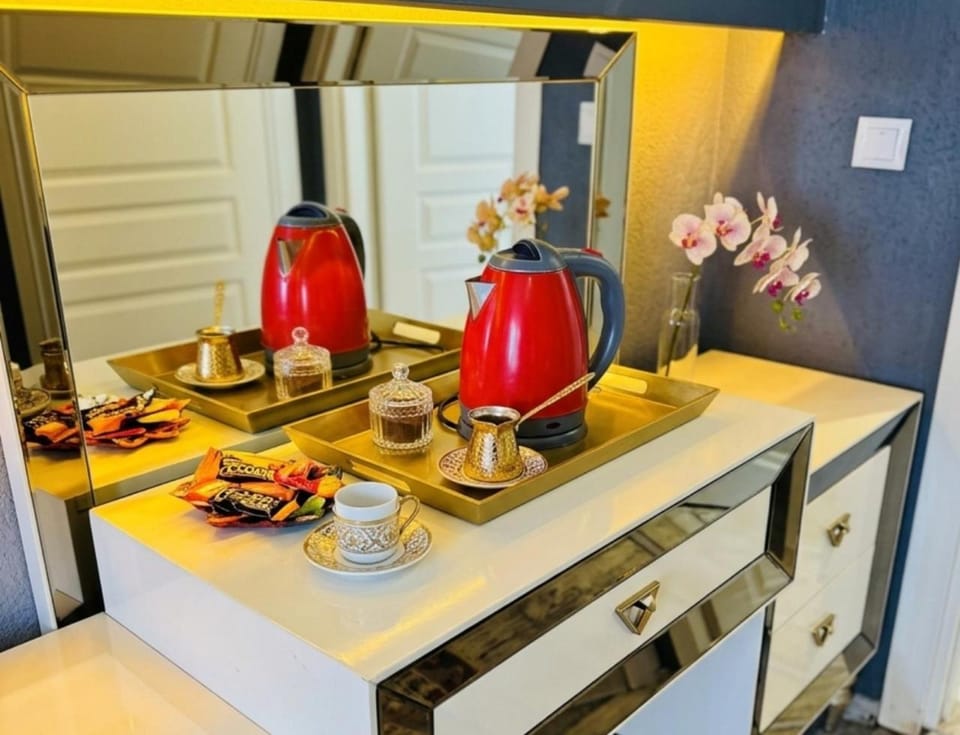 Coffee/tea facilities, Kitchen or kitchenette