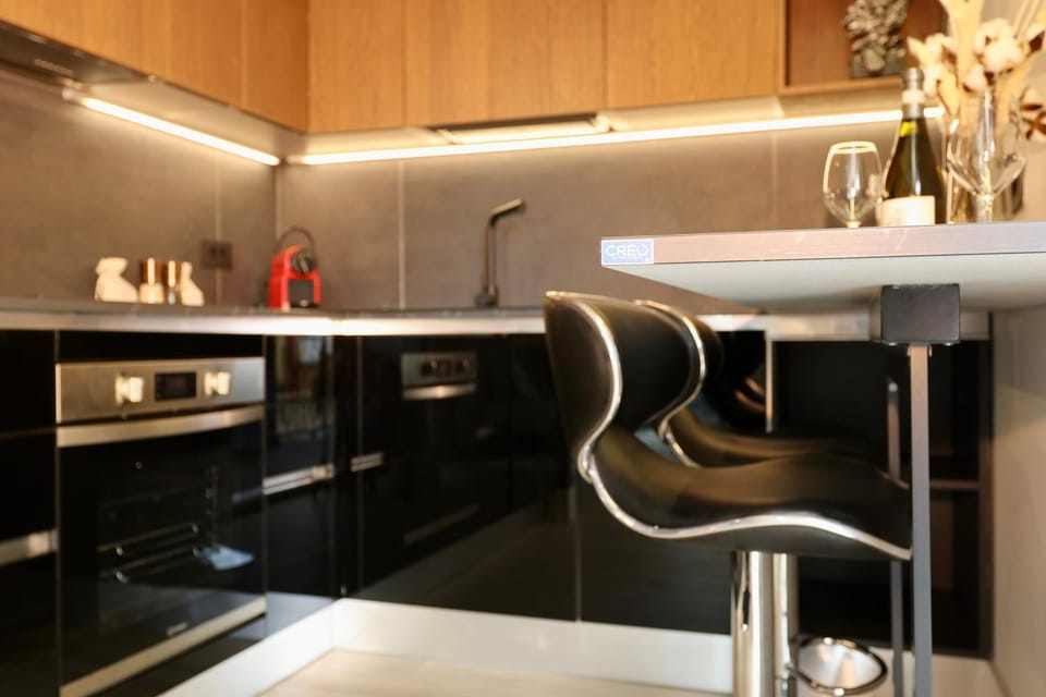 Kitchen or kitchenette, Dining area, stove