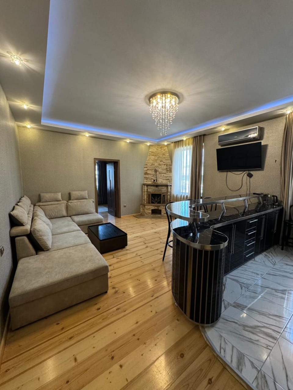 Living room, Dining area