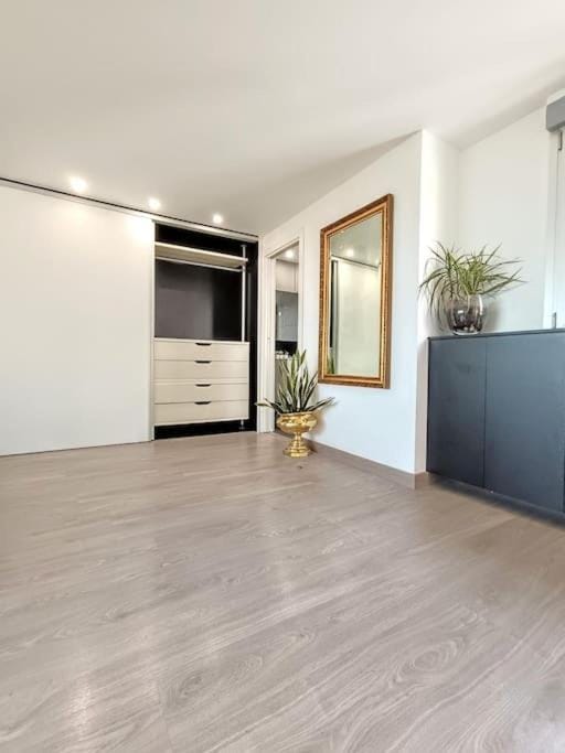 Kitchen or kitchenette, wardrobe