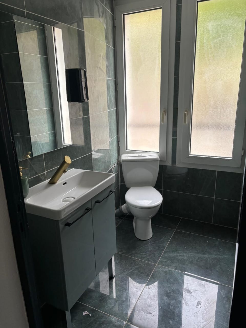 Hôtel de La gare-Les Floralies Hotel in Poitiers