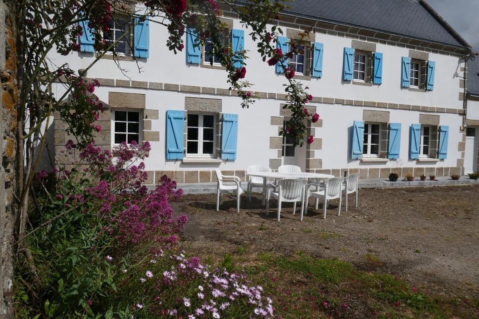 Property building, Facade/entrance, Off site