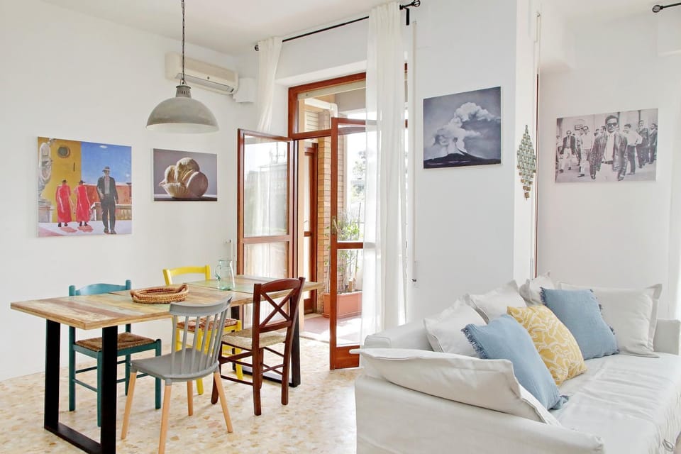 Living room, Seating area, Dining area, air conditioner