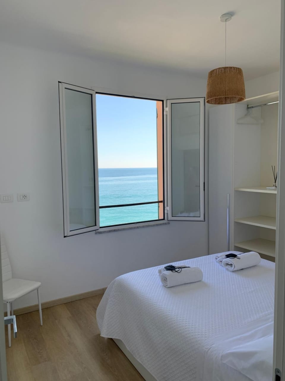 Natural landscape, Photo of the whole room, Bedroom, Sea view