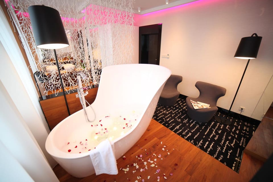 Photo of the whole room, Seating area, Bath
