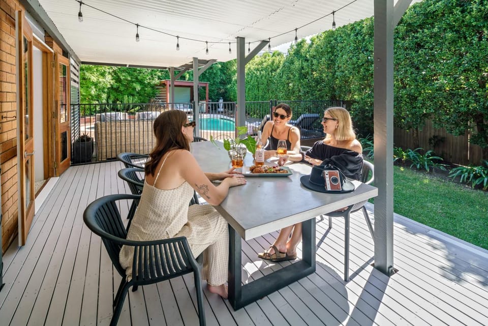 Patio, People, Garden, View (from property/room), Balcony/Terrace, Food and drinks, Dining area, Food, Garden view, Pool view, Swimming pool, Drinks, group of guests, Family