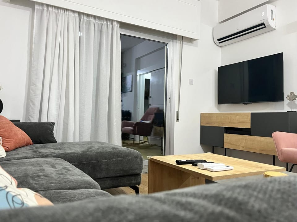 TV and multimedia, Seating area