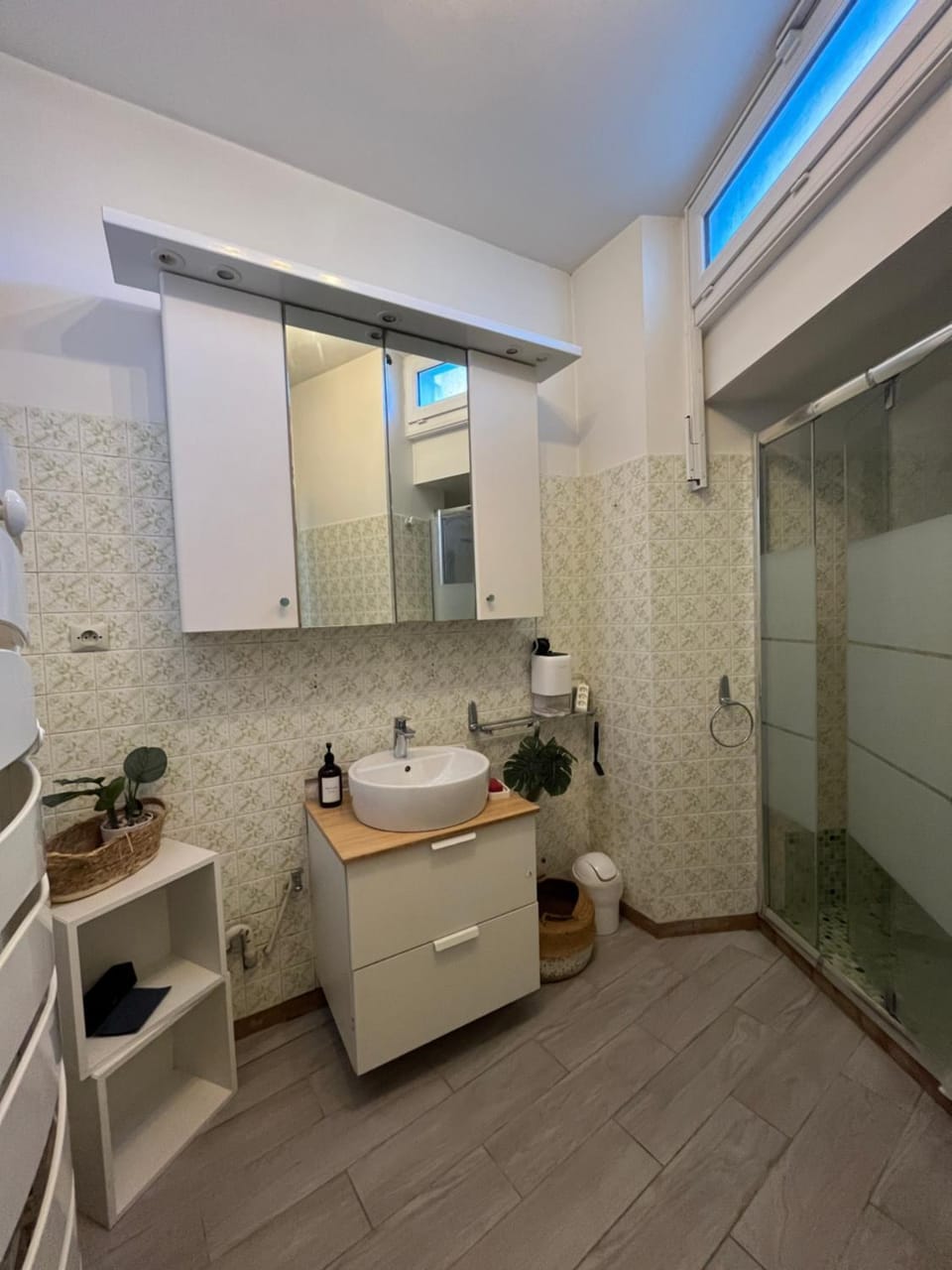 Shower, Bathroom