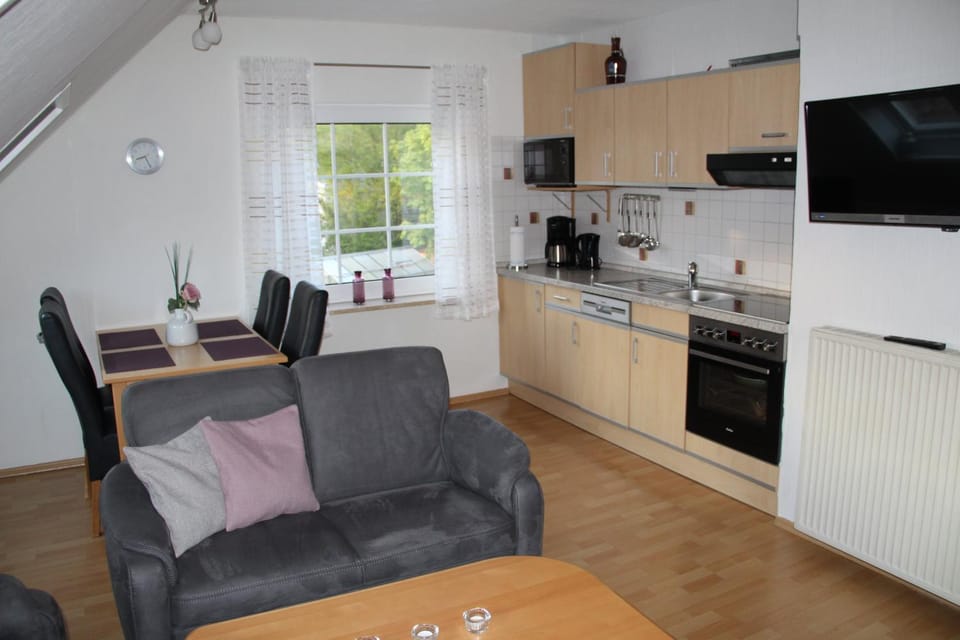 Seating area, kitchen