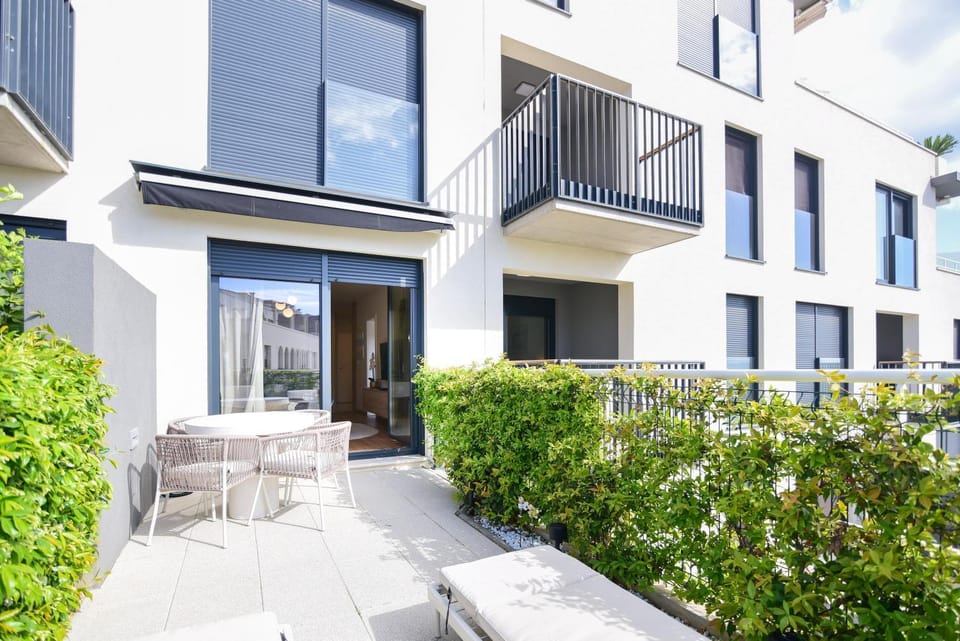 Property building, Garden, View (from property/room), Balcony/Terrace, Garden view