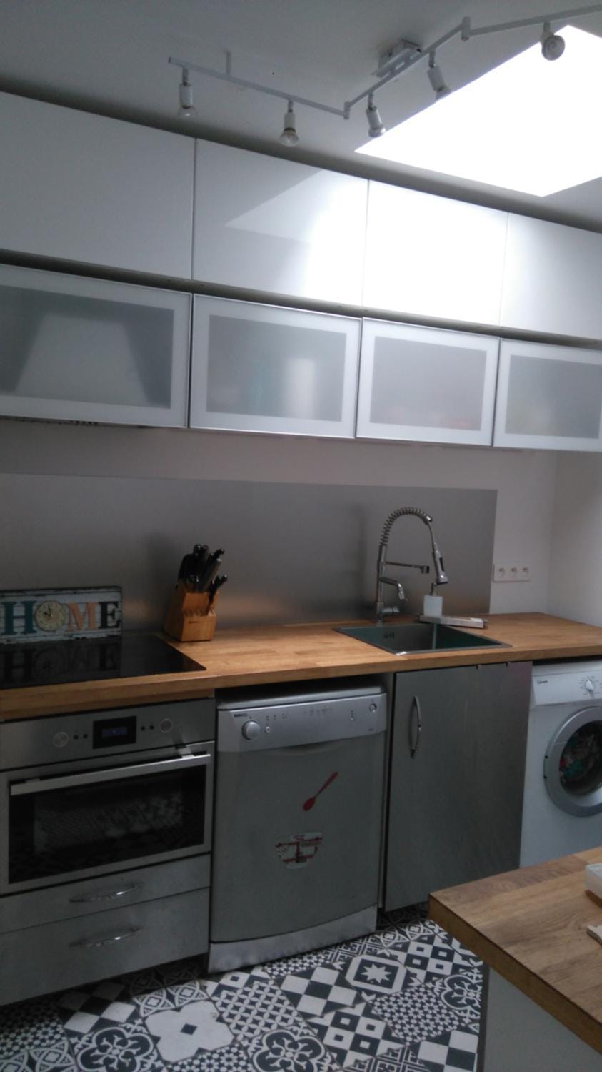 Kitchen or kitchenette, washing machine