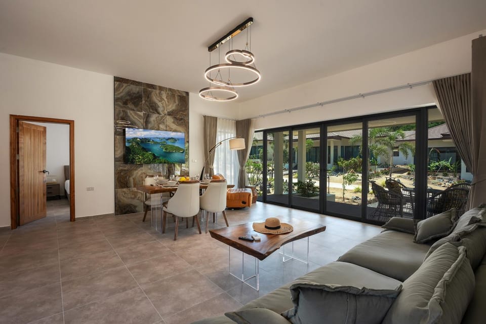 Living room, Seating area, Dining area