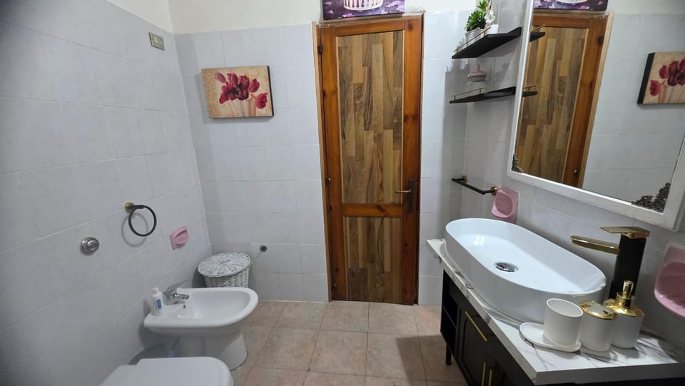 Bathroom, bidet