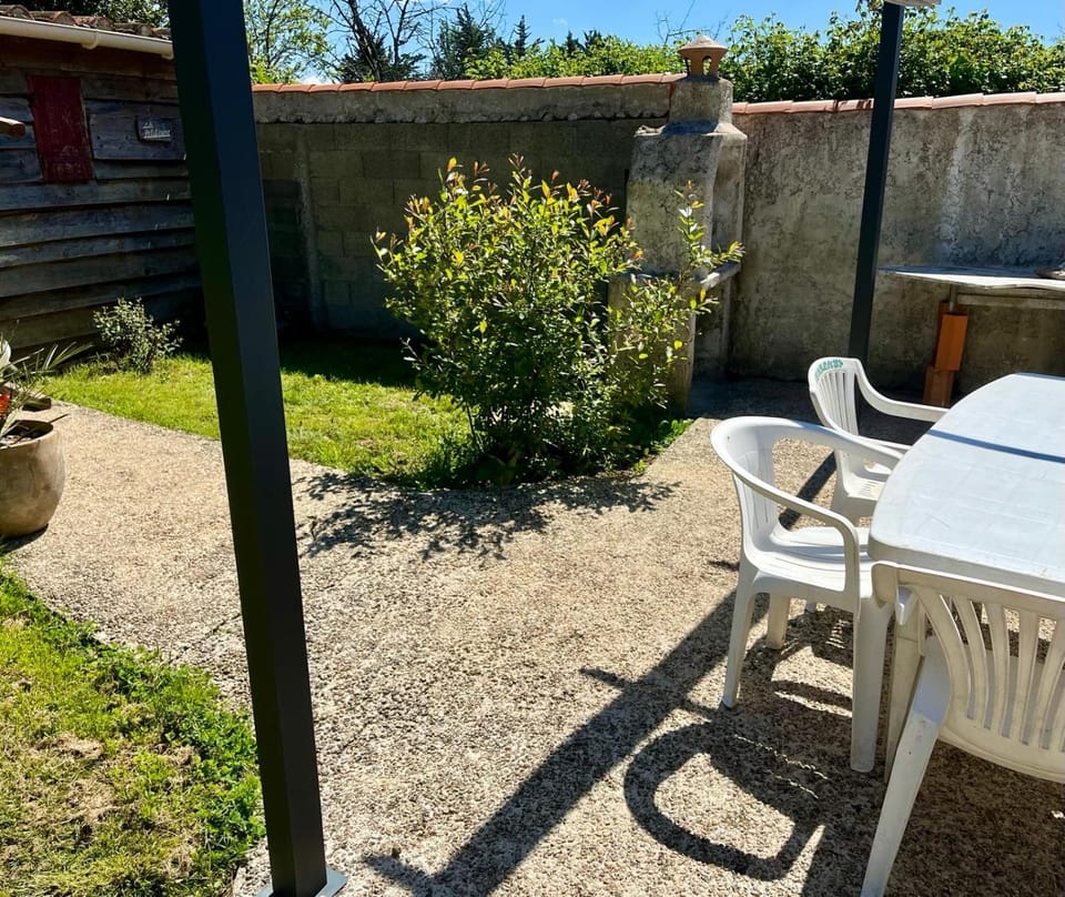 Patio, Garden, Dining area, Garden view