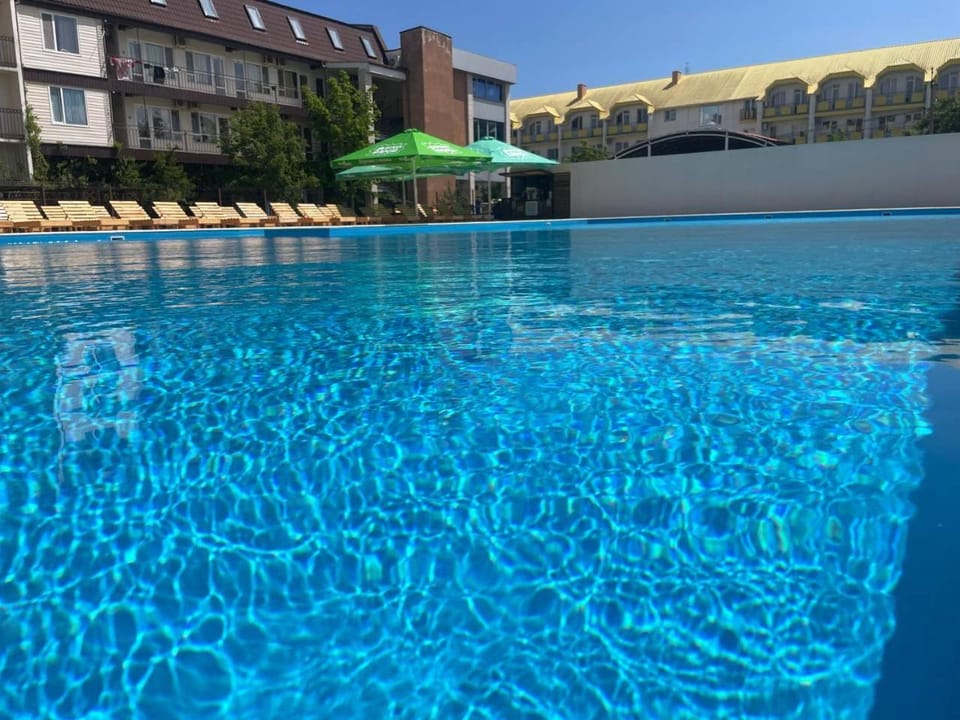 Day, Pool view, Swimming pool, sunbed