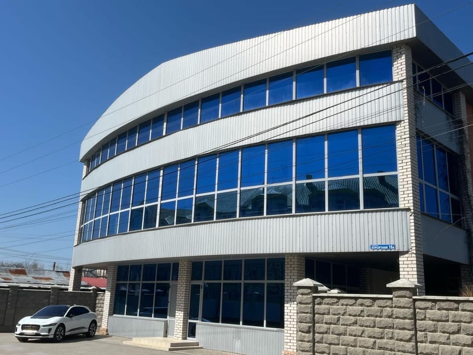 Property building, Facade/entrance, Day, Location