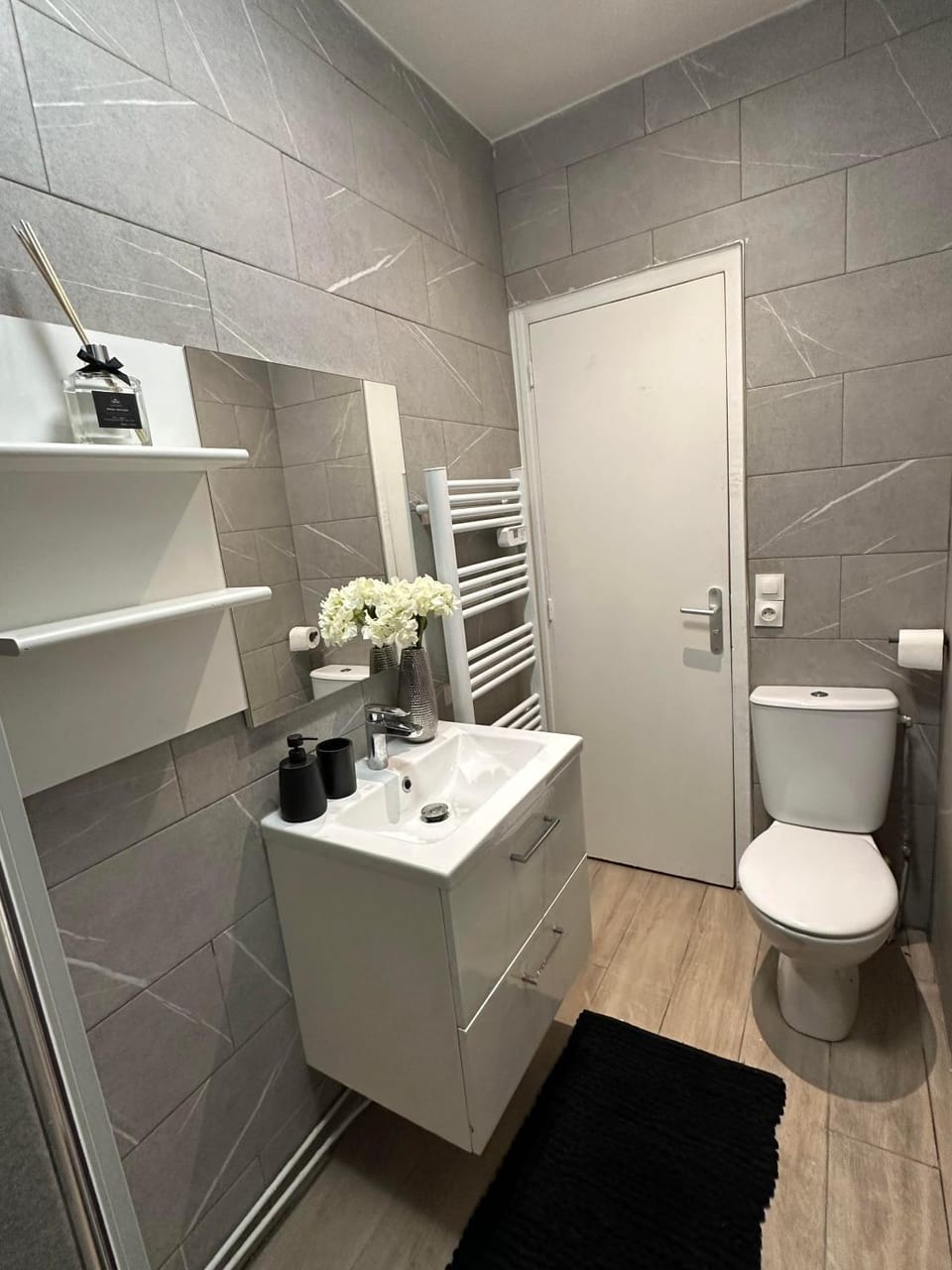 Cosy House à 9 mins RER A et 35 mins de Paris Apartment in Poissy