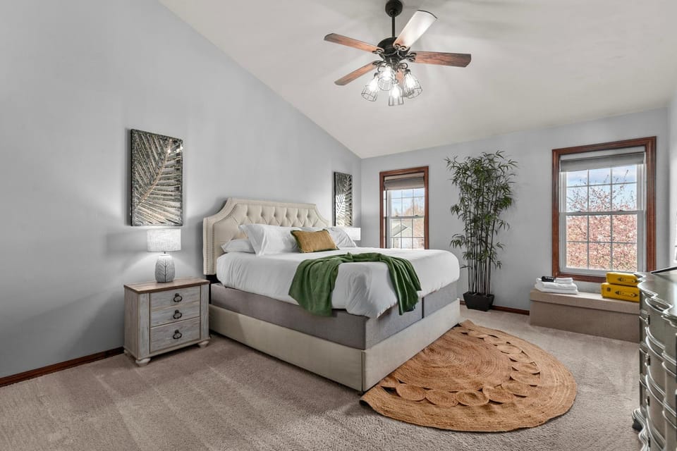 Bed, Bedroom, fireplace