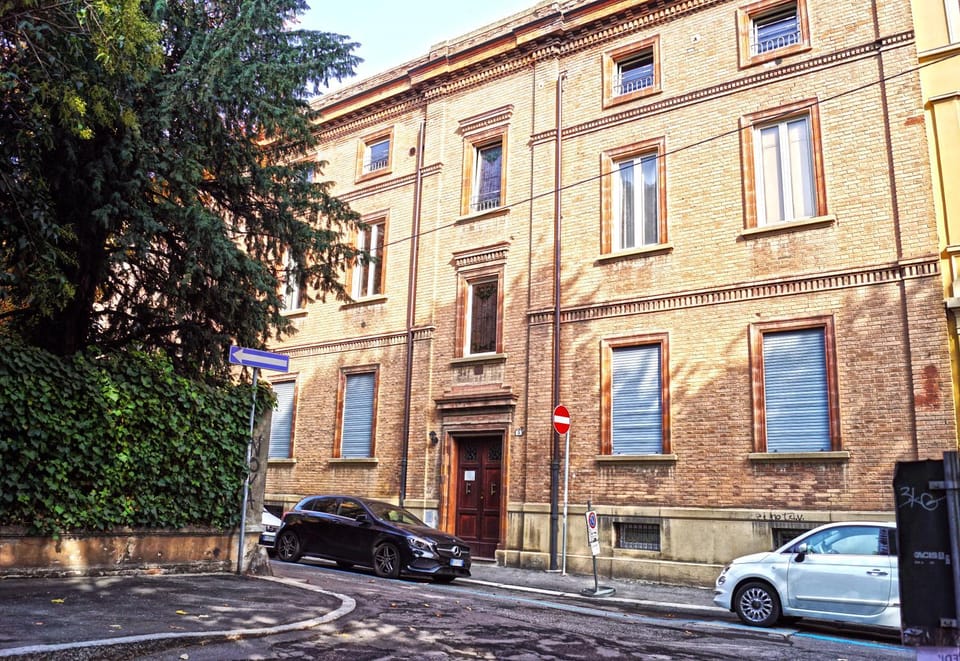 Property building, Facade/entrance