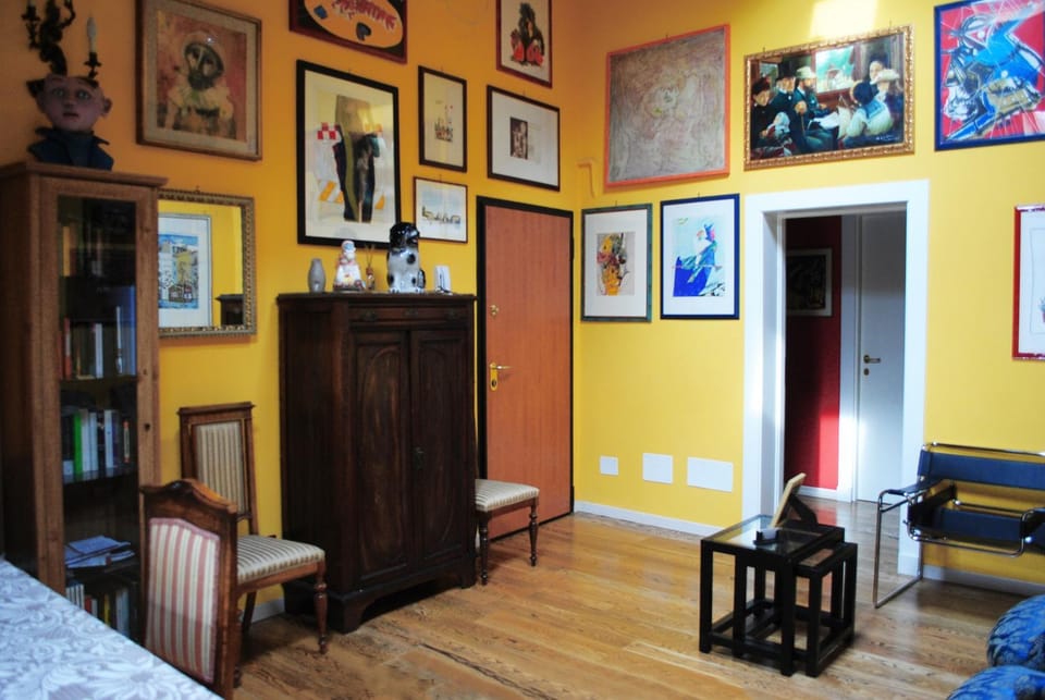 Living room, Seating area