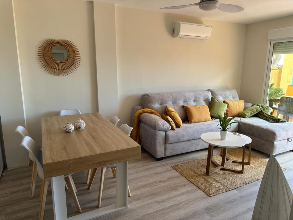 Living room, Seating area, Dining area, air conditioner
