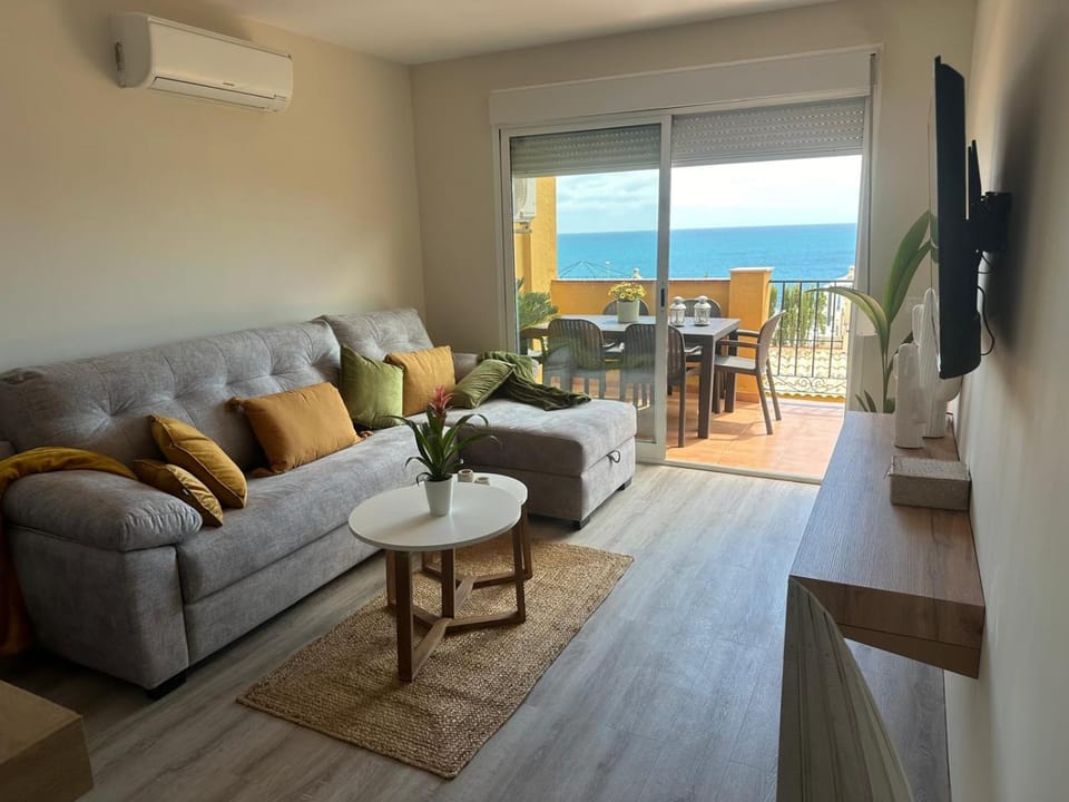 TV and multimedia, View (from property/room), Balcony/Terrace, Seating area, Evening entertainment, Sea view