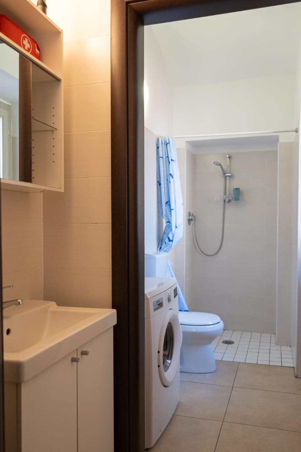 Shower, Toilet, Bathroom, washing machine
