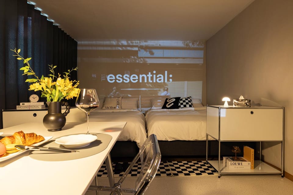 Luxury Gallery Stay Apartment in Seoul