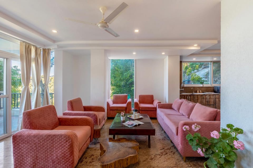 Living room, Seating area, fireplace