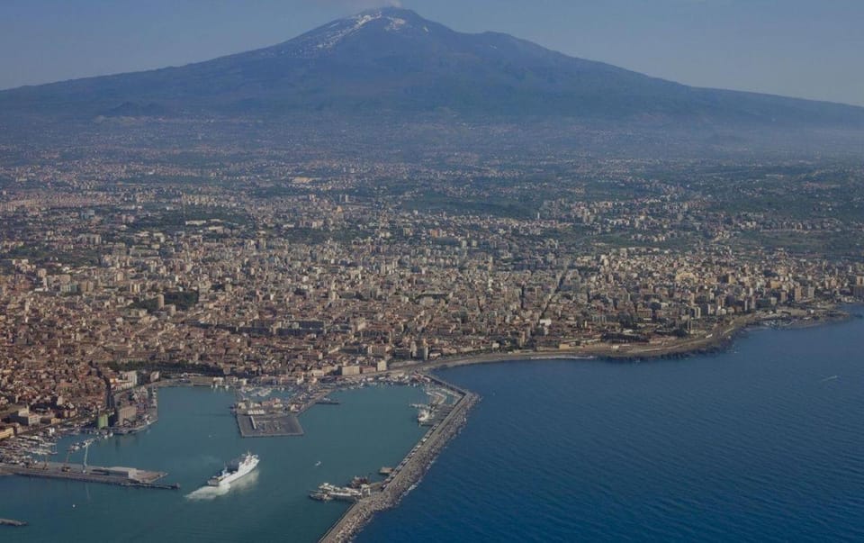 Sicilian Vibes Flat in Palazzo Storico Apartment in Catania
