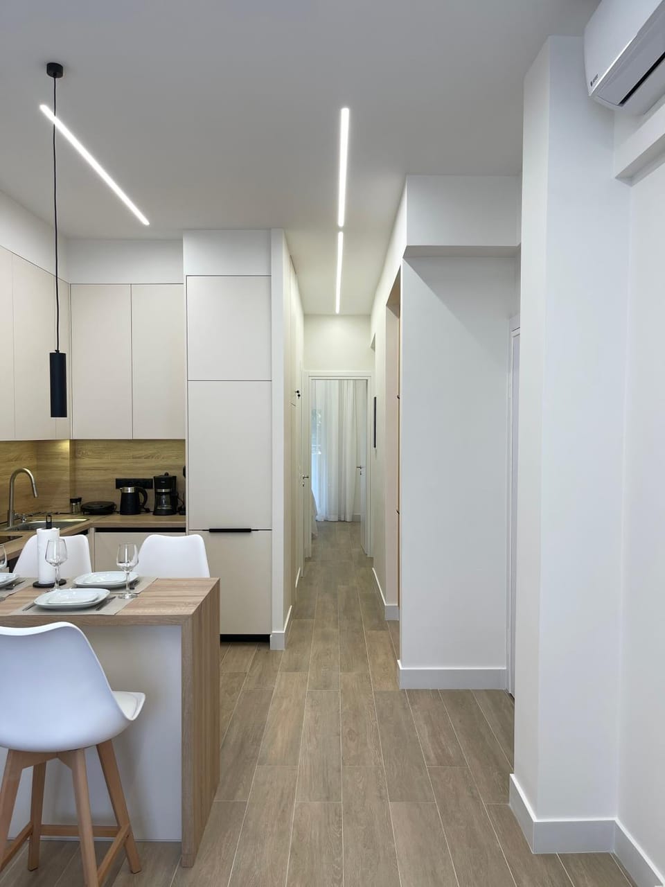 Kitchen or kitchenette, minibar, oven, kitchen, air conditioner
