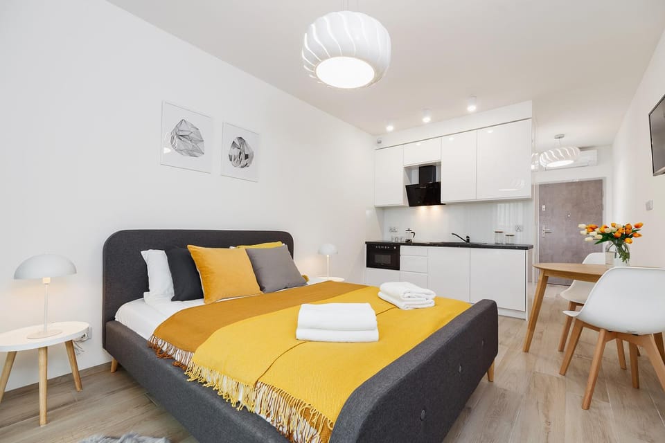 Bed, Kitchen or kitchenette, Dining area, Bedroom