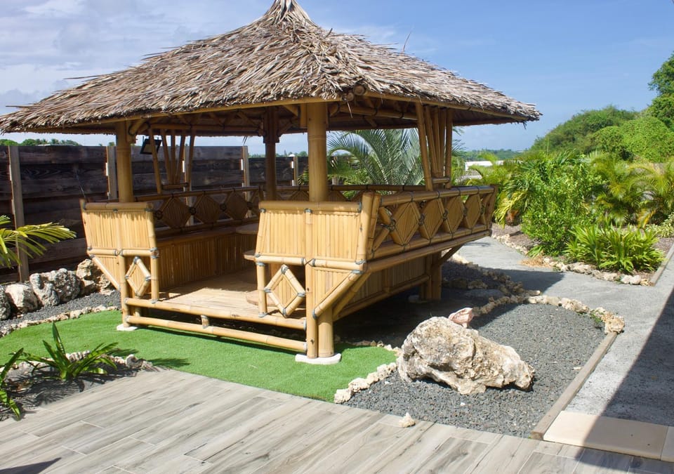 Garden, Seating area, Dining area