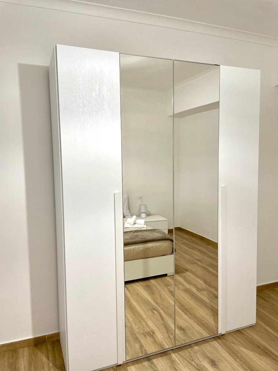 Bed, Bedroom, wardrobe